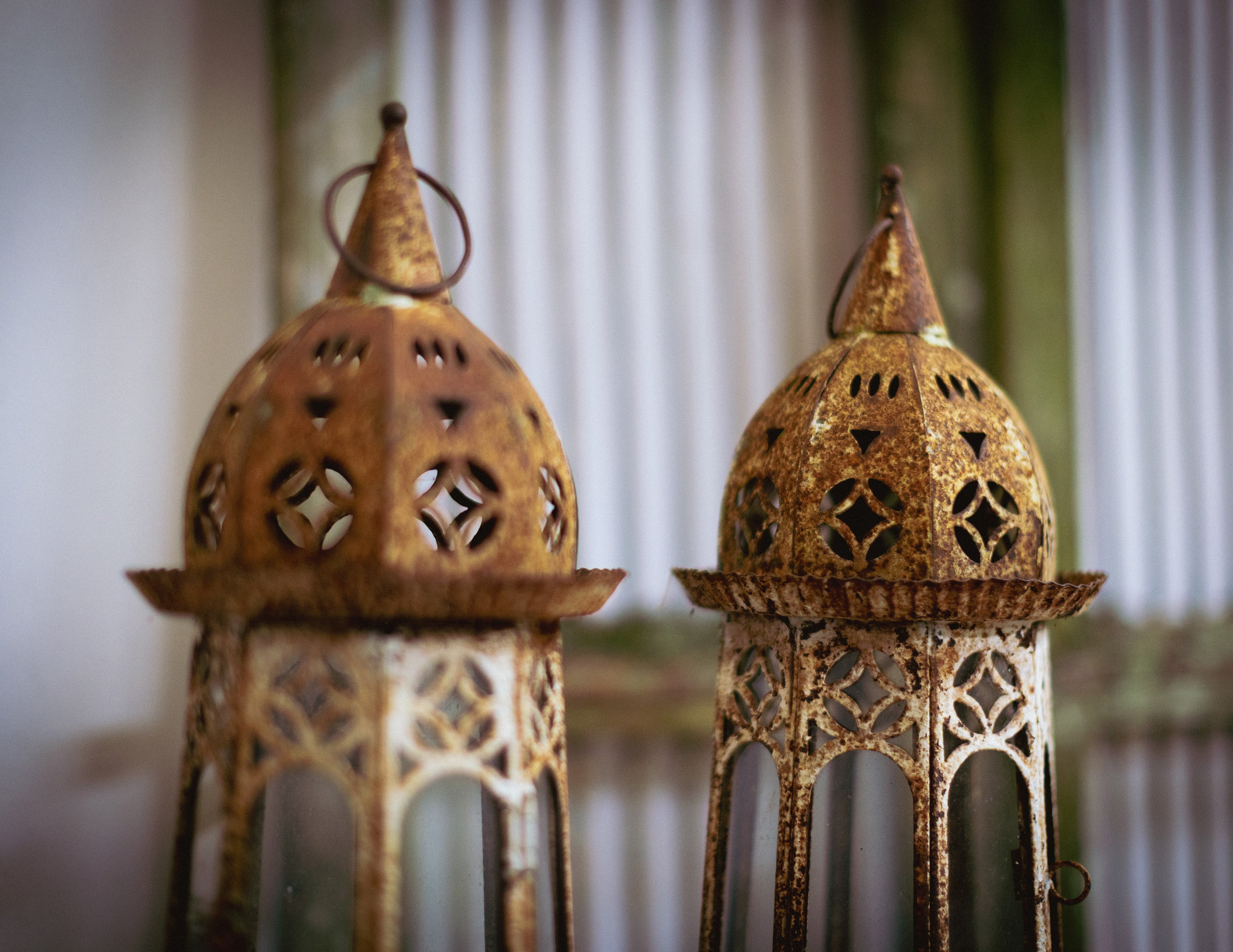 Storm Lanterns (Pair)